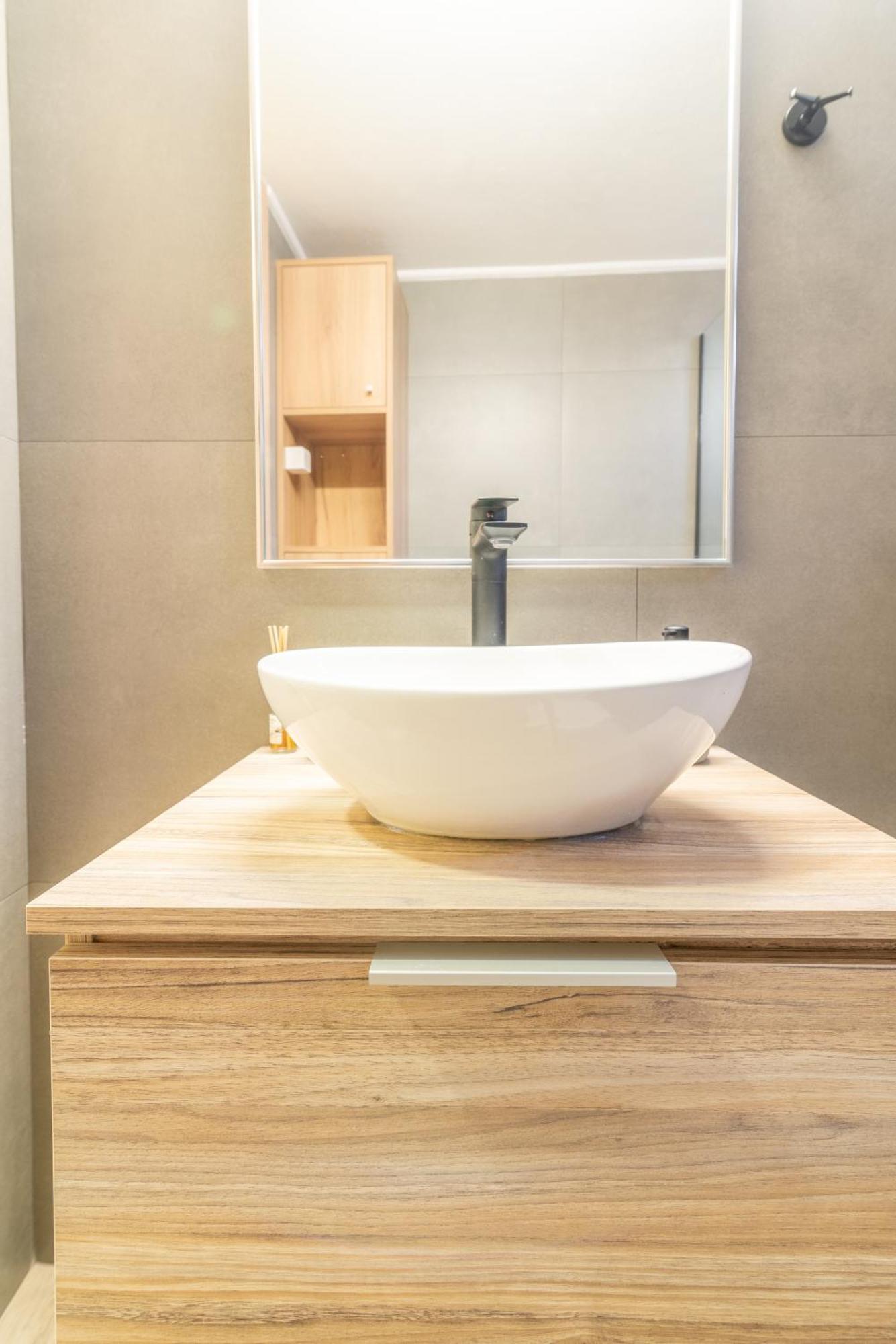New Renovated Apt In City Center 伊拉克利翁 外观 照片