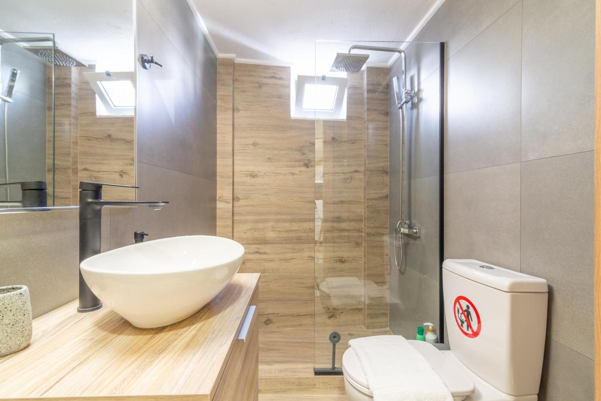 New Renovated Apt In City Center 伊拉克利翁 外观 照片